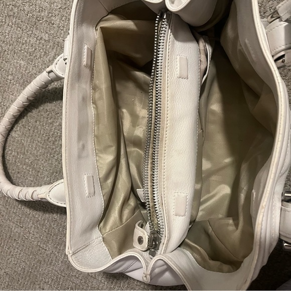 Authentic Burberry White Leather Large Handbag - Picture 5 of 9